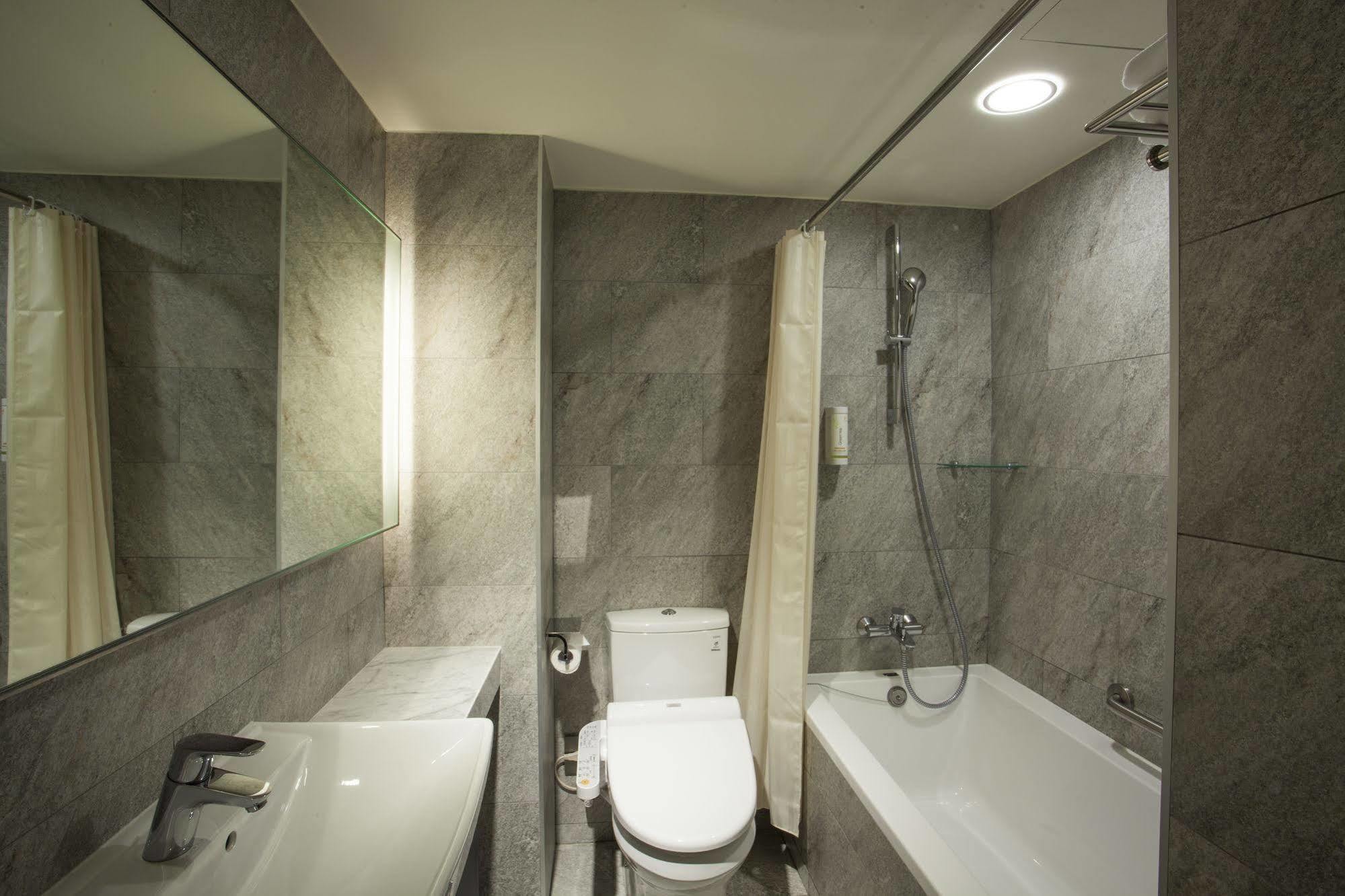 Citizen Hotel Тайбэй Экстерьер фото